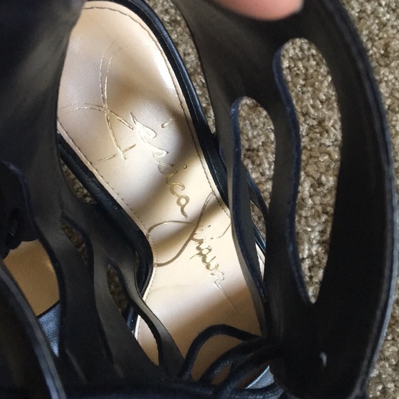 Jessica Simpson Heel - Picture 3 of 4